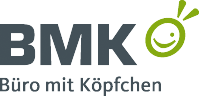BMK-Logo mit grüner, lächelnder Gesichtsgrafik und darunter der Text "BMK Büro mit Köpfchen" in Grau.